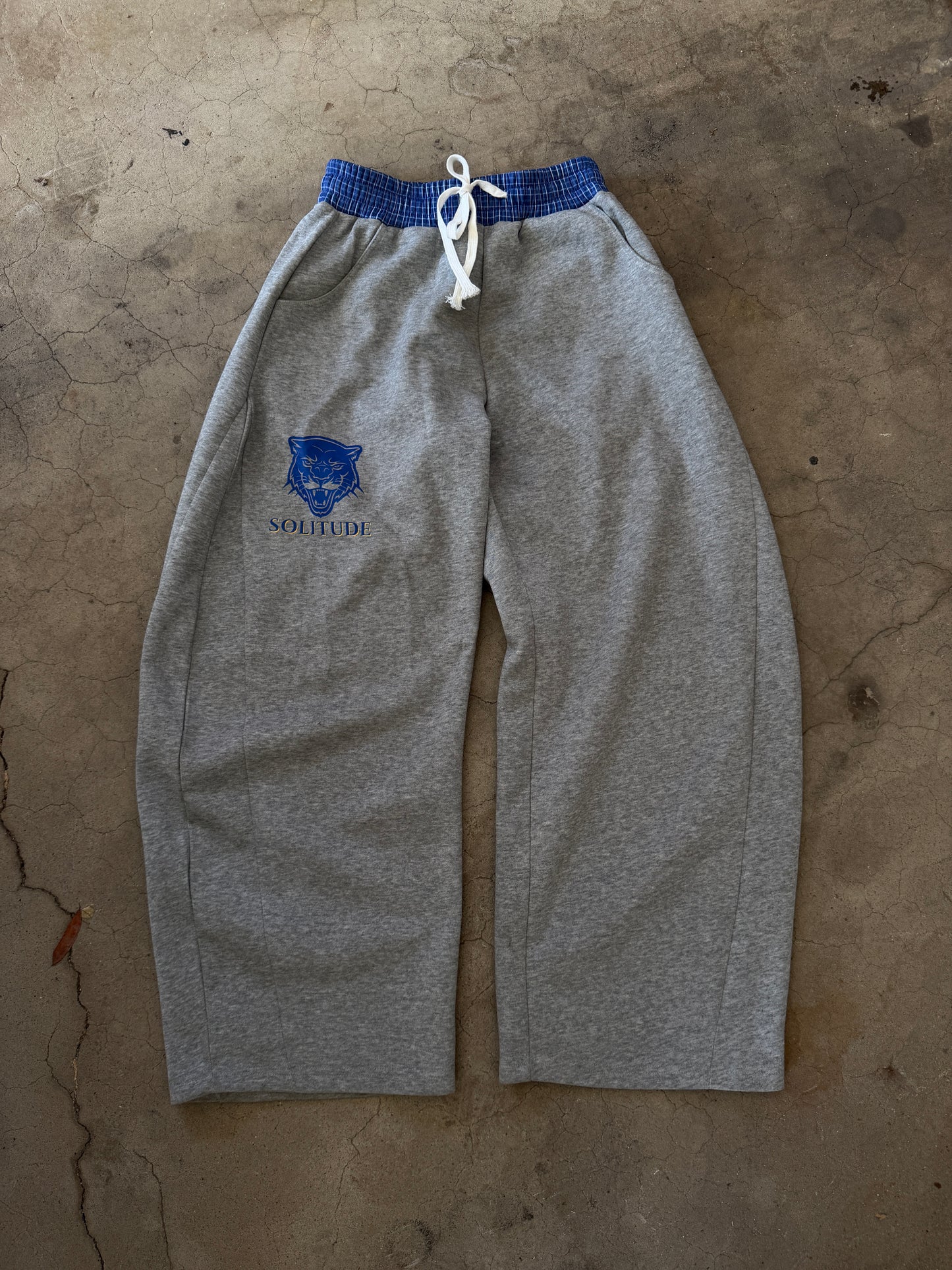 Plaid lined baggy sweats